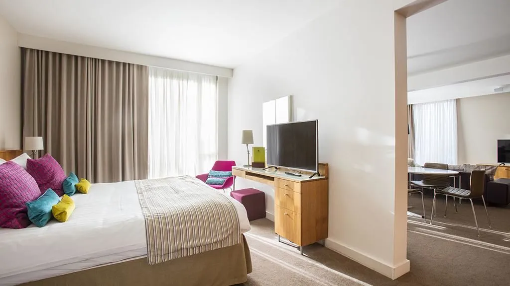 Business 3 image DOUBLETREE BY HILTON HOTEL LEEDS CITY CENTRE